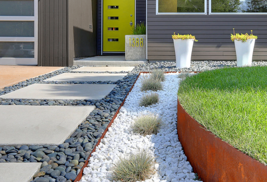 Chic Small Front Garden Ideas with Pebbles That Last
